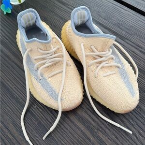 Yeezy boost 350 v2 color linen